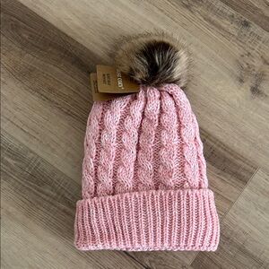 Just Cozy: Pink Knit winter hat with Faux Fur Pom-Pom. Ladies. NWT. Lined.